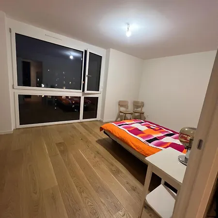 Spacieuse Avec Salle De Bain Prive!!! A 50m Du Genève